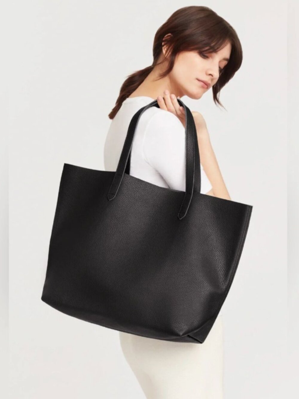 Cuyana Classic Leather Tote - Black Pebbled Leather